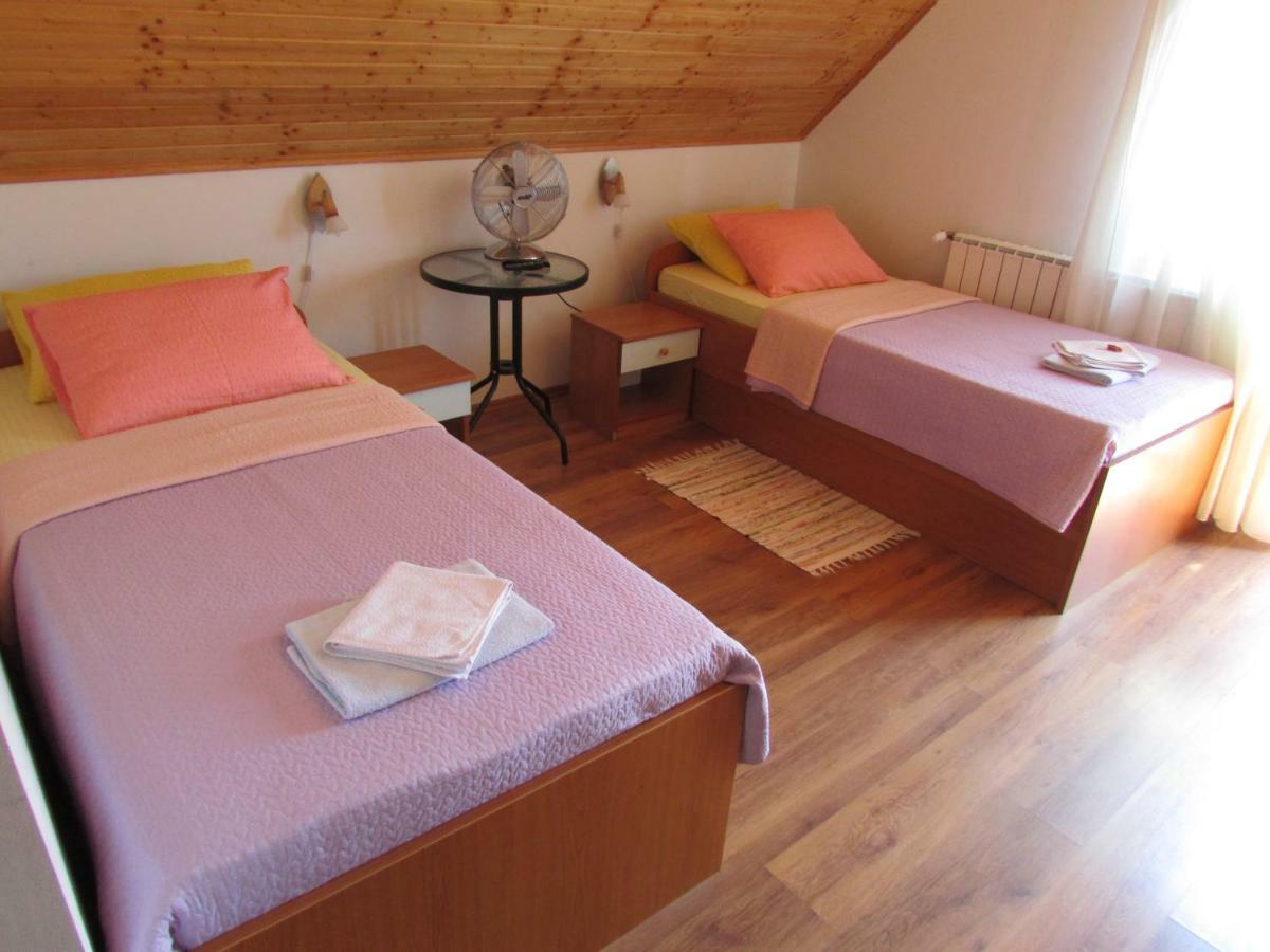 Guest House Nenad Plitvička Jezera Buitenkant foto